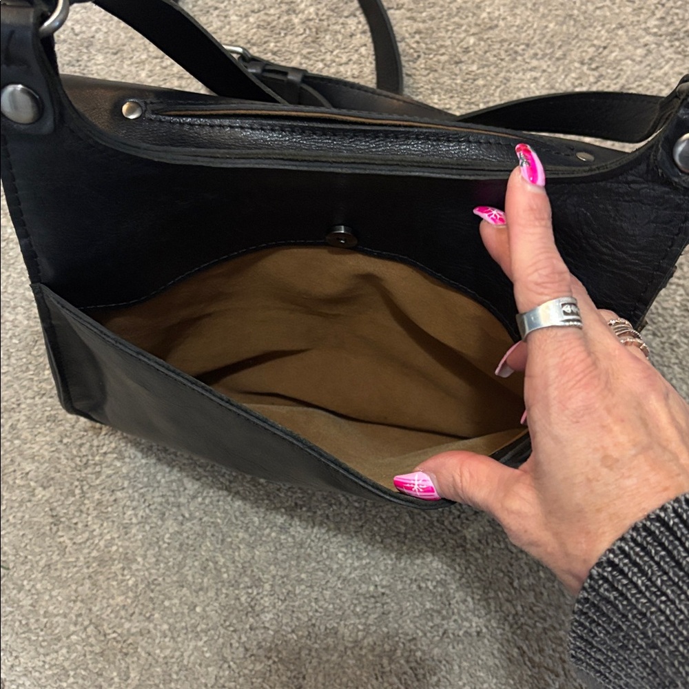 Patricia Nash Classic Black Leather Crossbody Bag - Picture 8 of 9